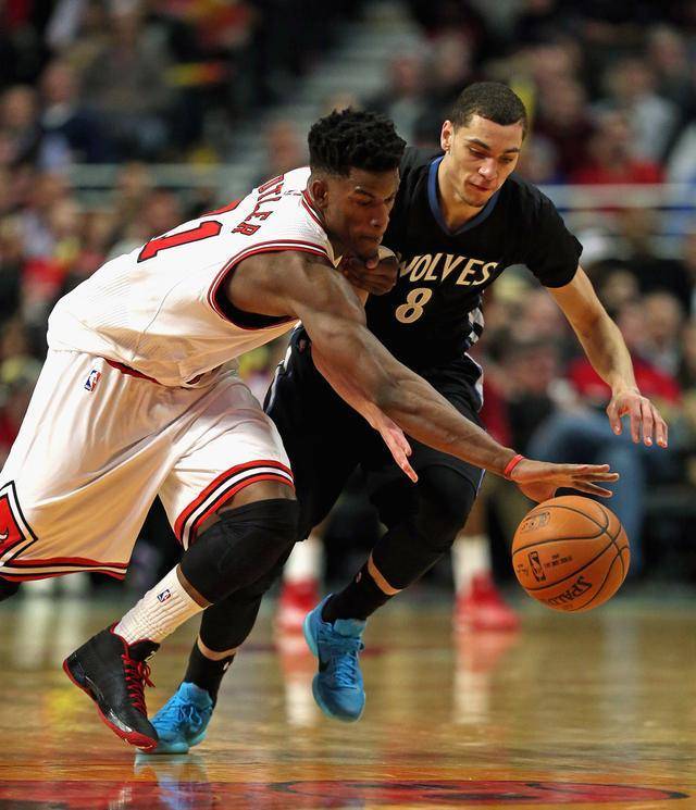 他经常与队 他经常与队