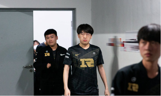 承受高强度 承受高强度